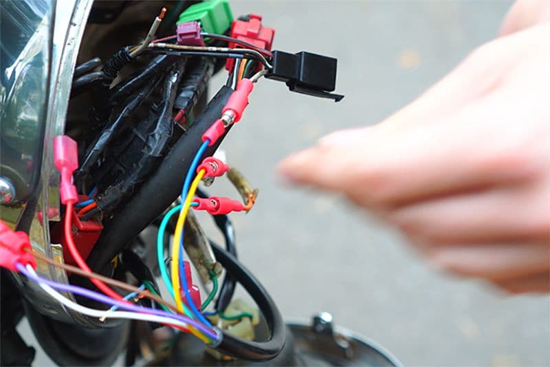Kabelverbindungen Richtung Motorrad
