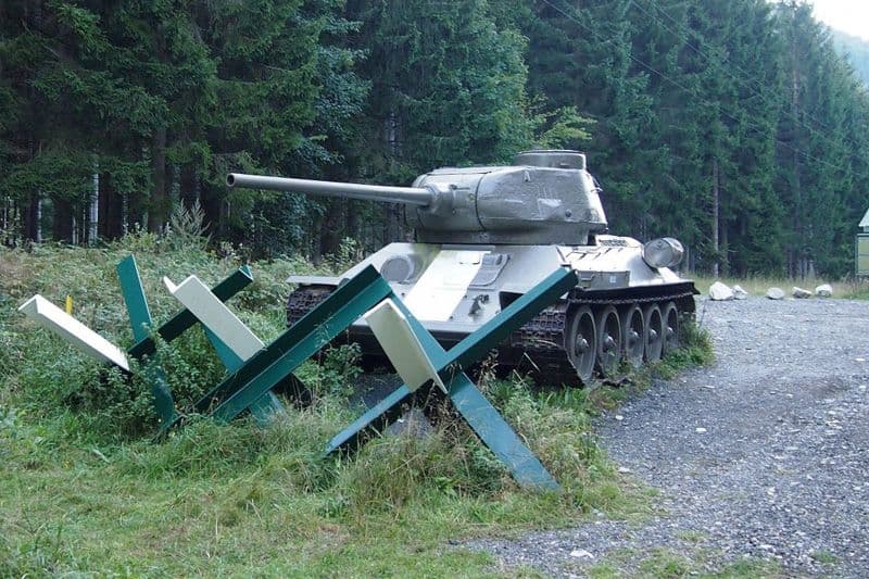 r-33-211001-tourdesmonatsoktober-wurzenpasspanzer.jpg